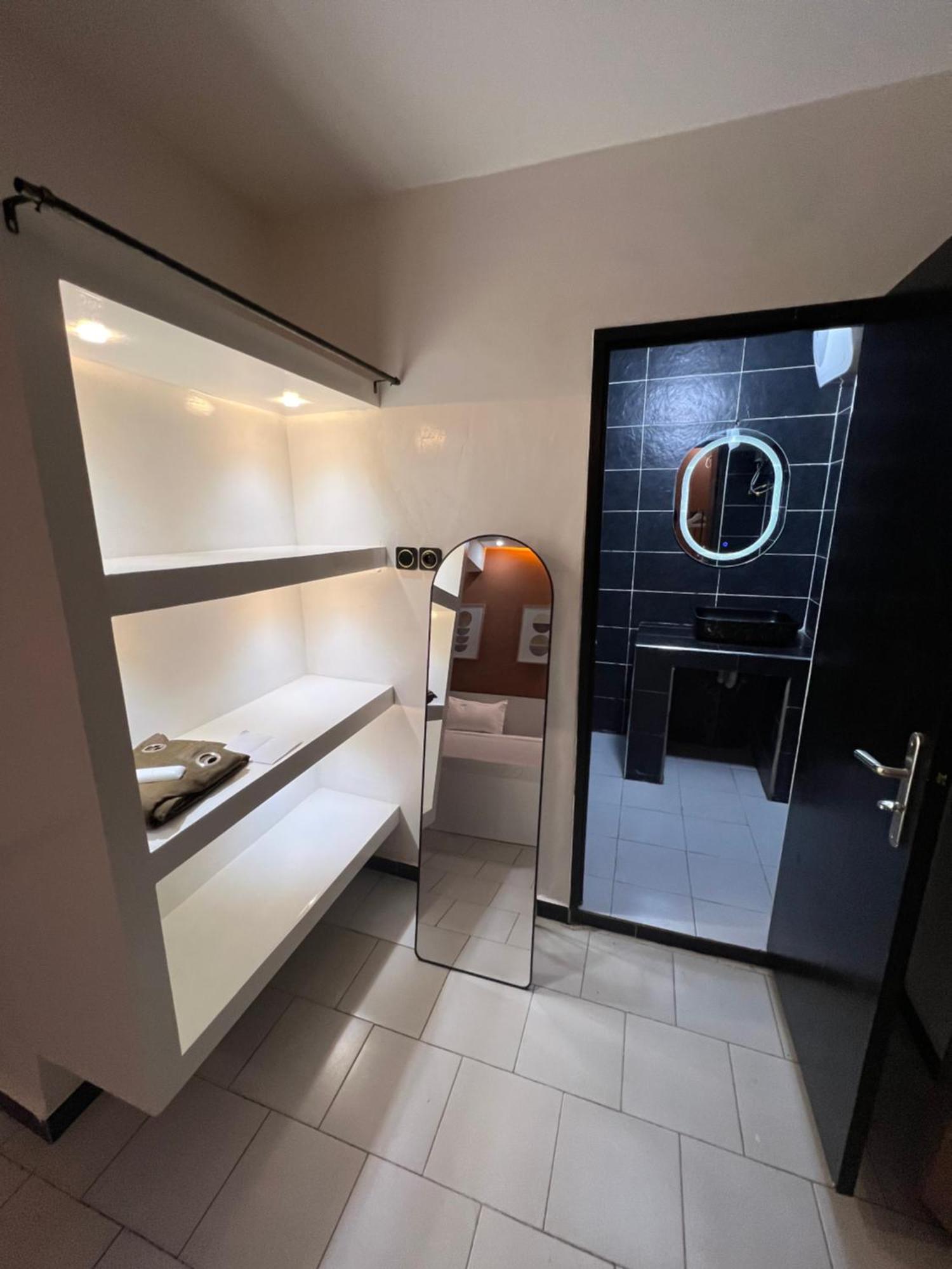 Le Confortable By Sdm Dakar Exterior photo